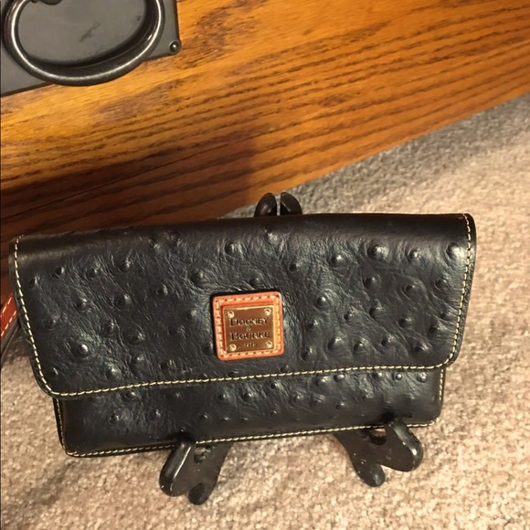 Dooney & Bourke NWT Black Ostrich Milly Wristlet. - Picture 3 of 8